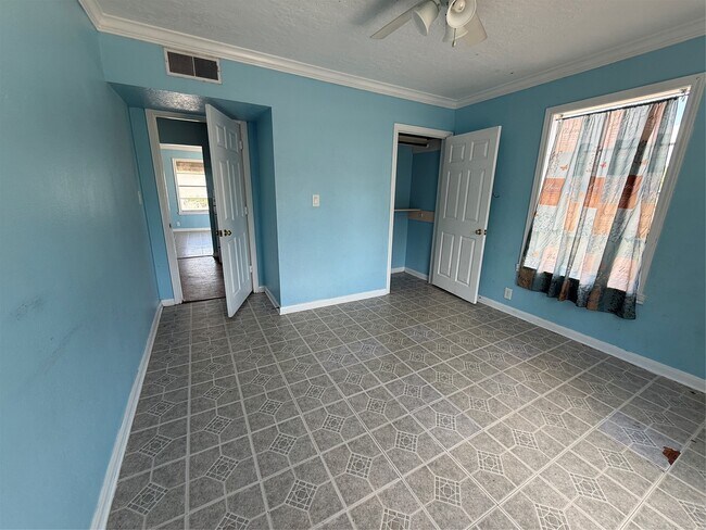 Building Photo - 1414 East Ave