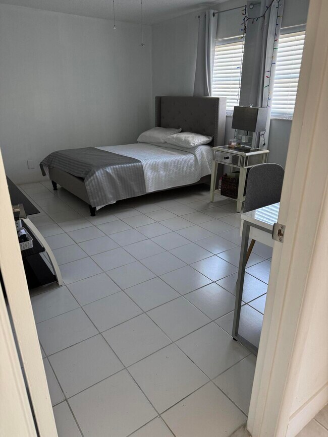 Building Photo - 9272 SW 3rd St