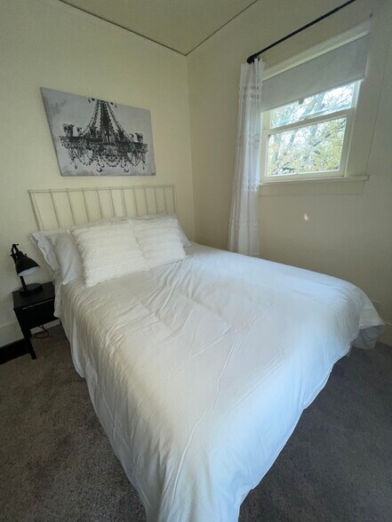 Building Photo - 437 NW 6th St