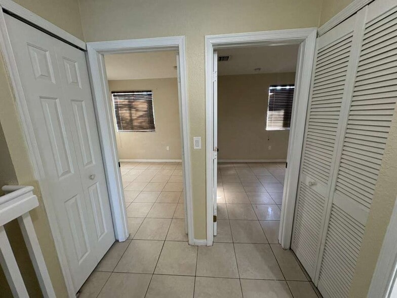 Building Photo - 2819 SE 15th Rd