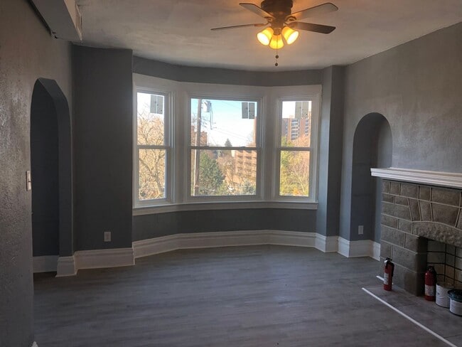 Building Photo - 121 Cohassett St