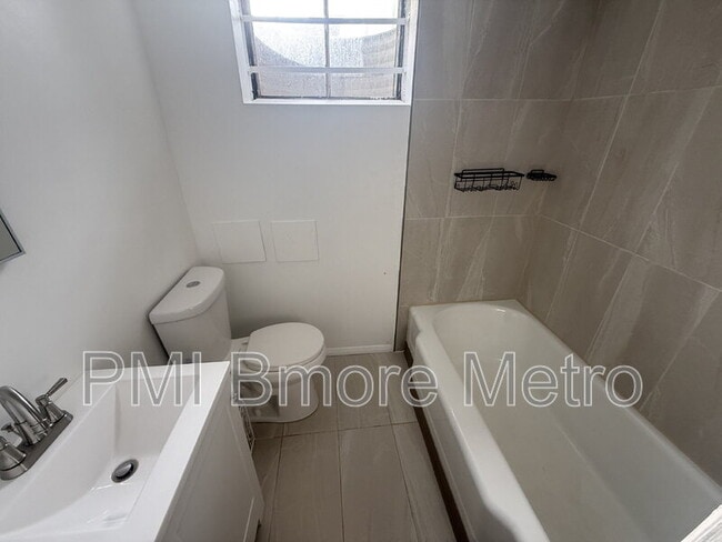 Building Photo - 917 Kevin Rd