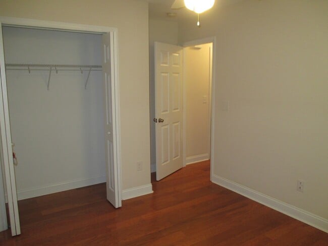 Building Photo - 105 Westwood Ct