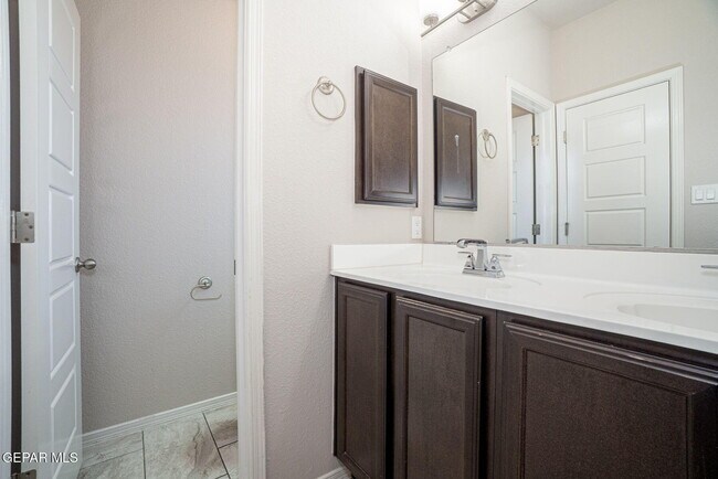 Building Photo - 11140 Catherine Slutter Ln