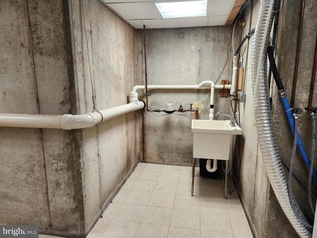 Building Photo - 449 Oakmont Ct