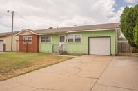 Building Photo - Three Bedroom Home for Lease!