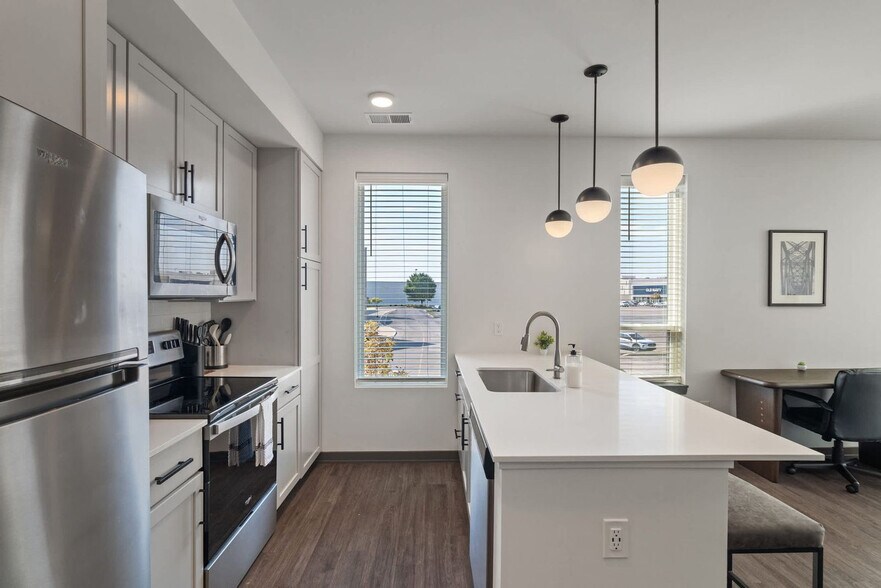 Building Photo - 6160 N Rural St