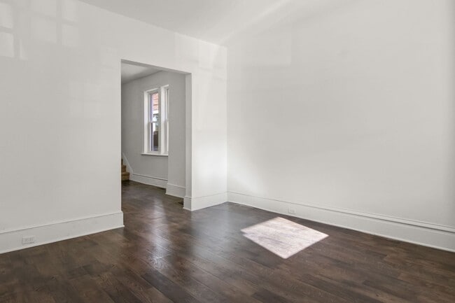 Building Photo - Inviting 3 Bedroom, 1.5 Bathroom Home in Harrisburg, Pa!