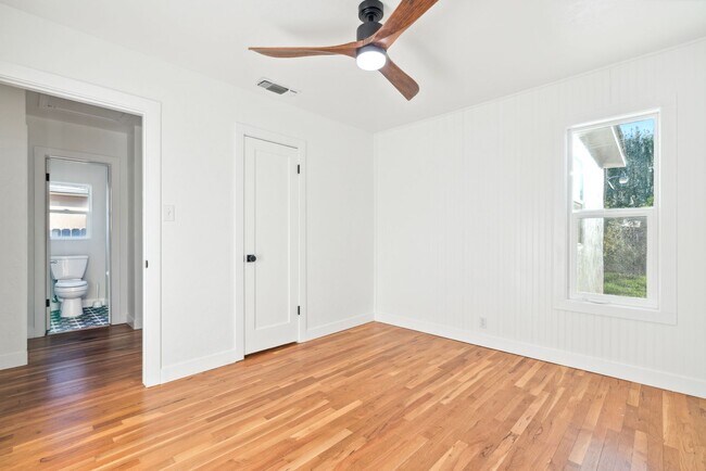 Building Photo - Classicly Charming Remodeled Garden Tract ...