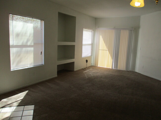 Building Photo - 5125 W Reno Ave