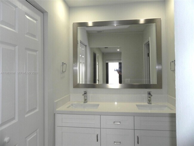 Building Photo - 13178 SW 91st Pl