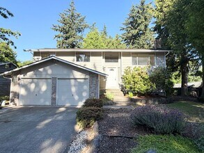Building Photo - Fully updated 4 bedroom Federal Way home