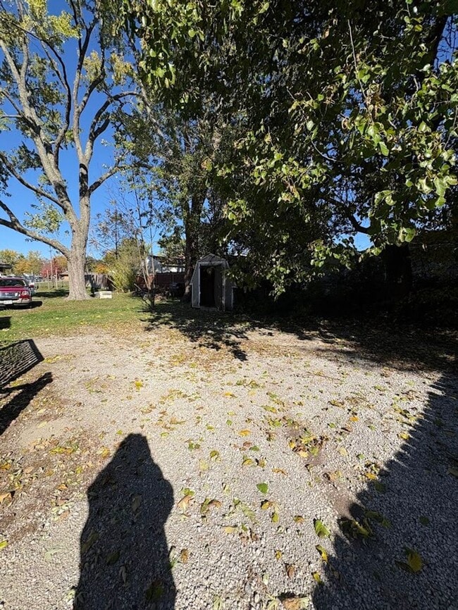 Building Photo - Four bedroom 2 full bath home for rent