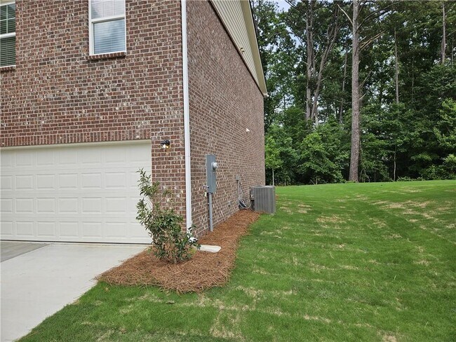 Building Photo - 326 Silverton Dr