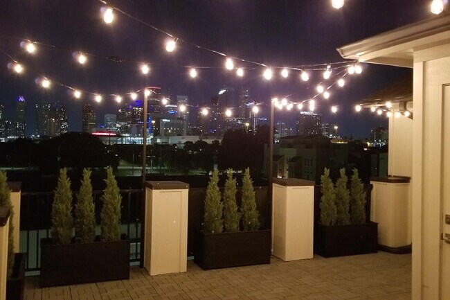 Building Photo - 1509 Nagle St