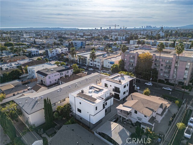 Building Photo - 1340 N Kingsley Dr