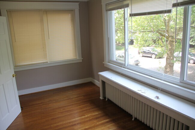 Building Photo - 6614-6616-6616 Ridgeville St