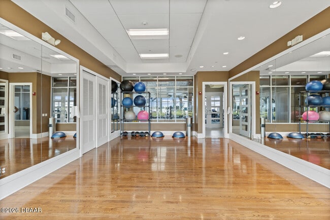 Building Photo - 241 Riverside Dr