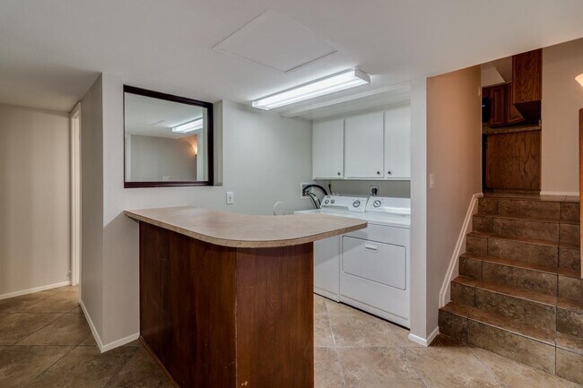 Building Photo - 137 E Riviera Dr