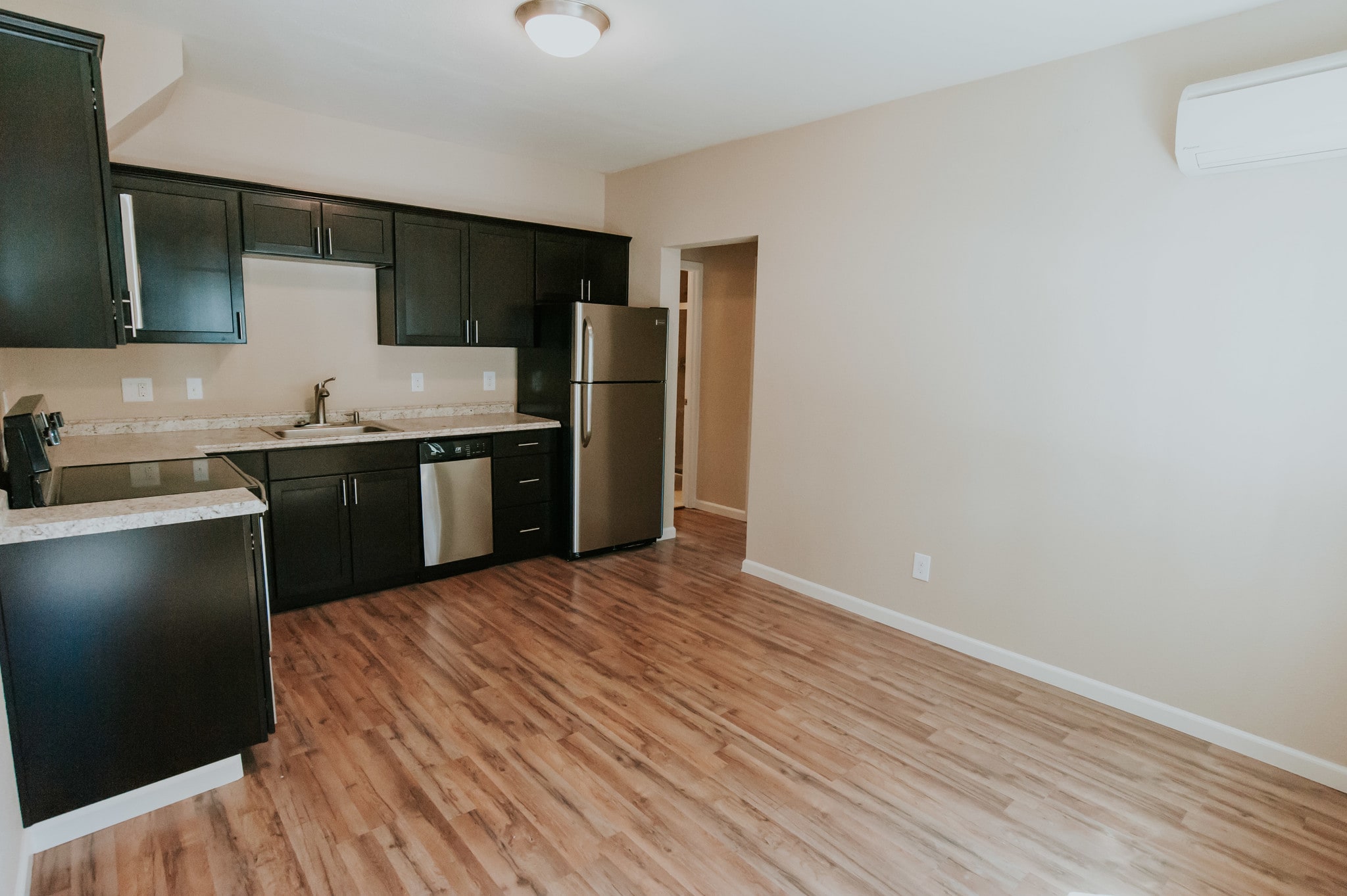 Building Photo - 1901 Douglas St