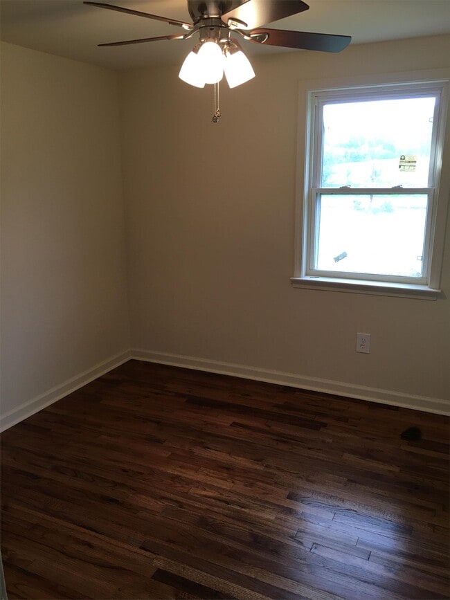 Building Photo - 114 Morrison St