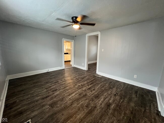 Building Photo - 302 S Randolph St