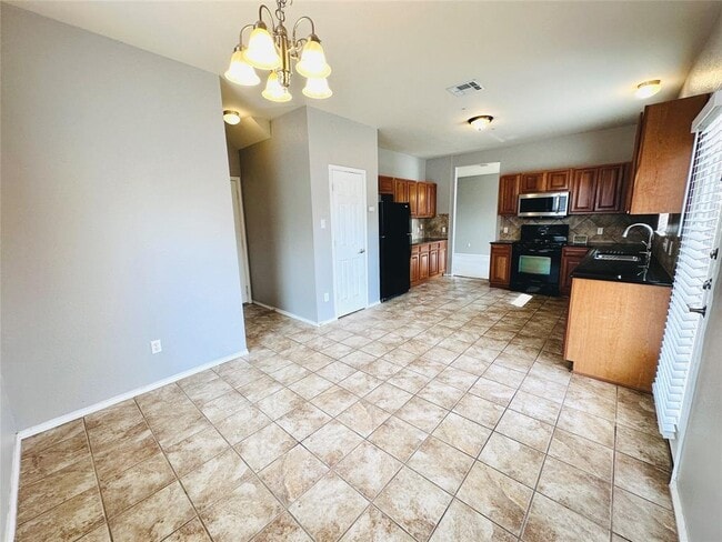 Building Photo - 1709 McClannahan Dr