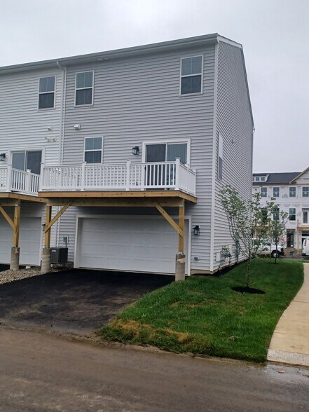 Building Photo - 4727 Franklin Cir