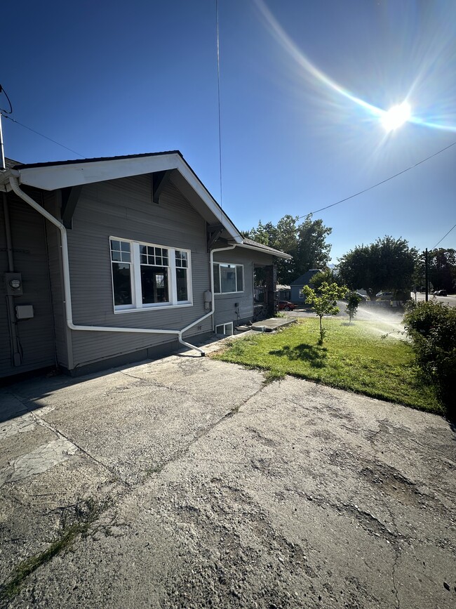 Building Photo - 2 N Delaware Ave