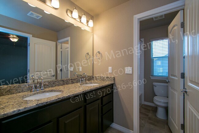 Building Photo - 1826 Ruddlesway Dr