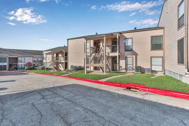 Building Photo - 104 Lakeview Terrace