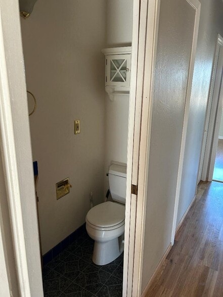 Half bathroom in Hallway - 55 Park Cir