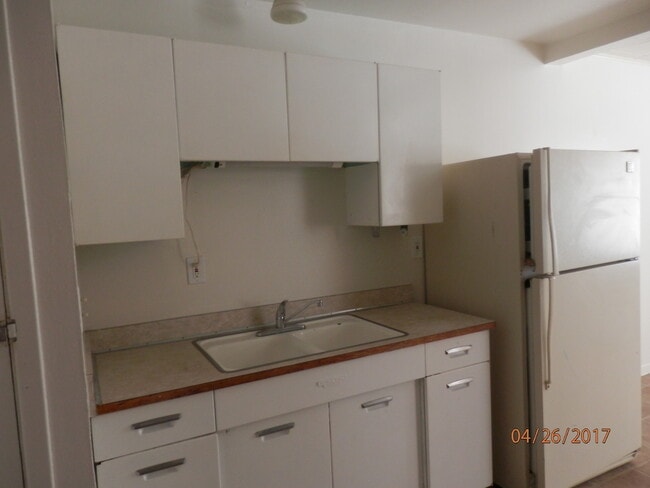 Building Photo - 915 S Platinum Ave