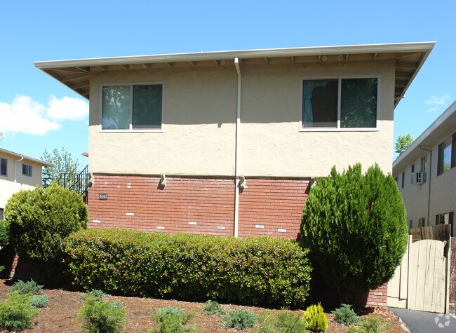 Building Photo - 3061 David Ave