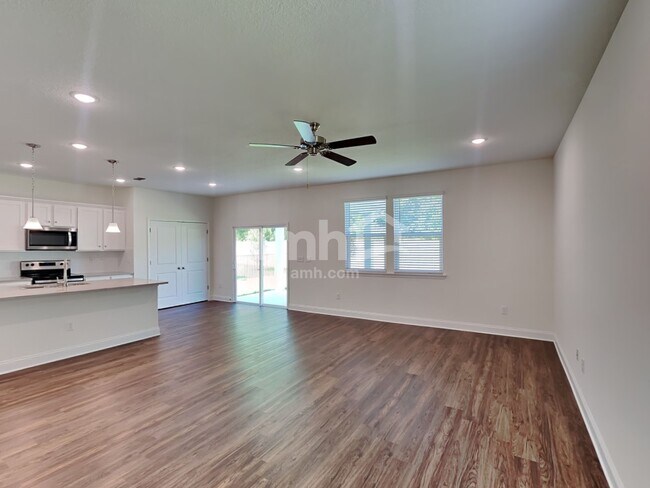 Building Photo - 12674 Percy Ln