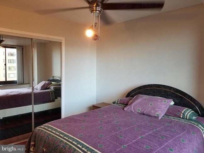 Building Photo - 1011 Arlington Blvd