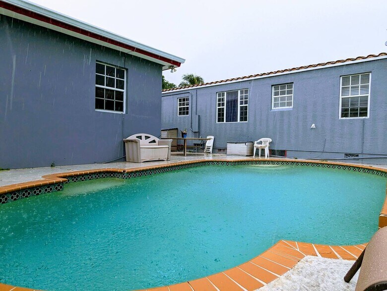 Primary Photo - 1628 McKinley St