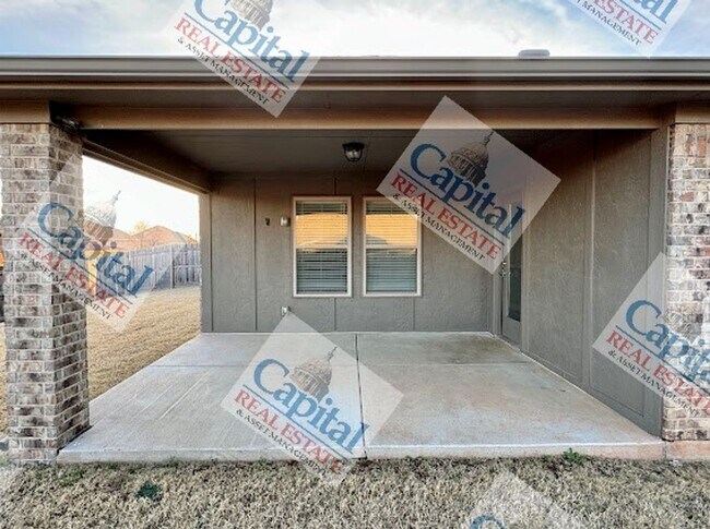 Building Photo - 18900 Vea Dr