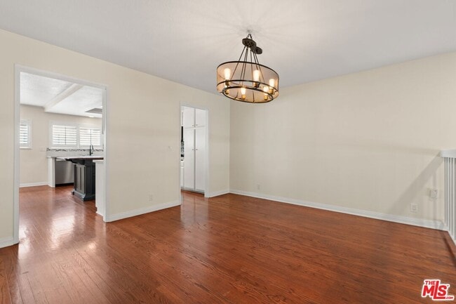 Building Photo - 6021 Lindley Ave