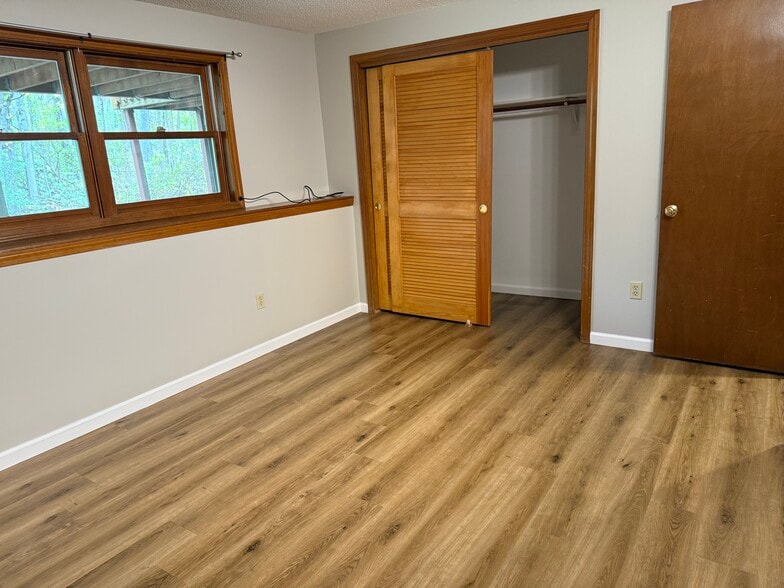 Building Photo - 1478 Stafford Rd