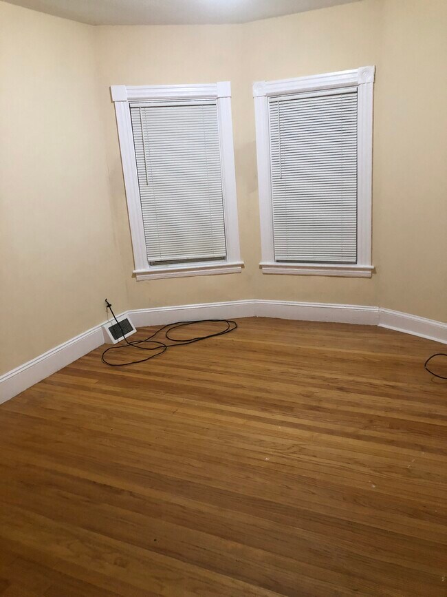 Building Photo - 60 Webster St