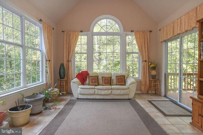 Building Photo - 205 Dangina Dr