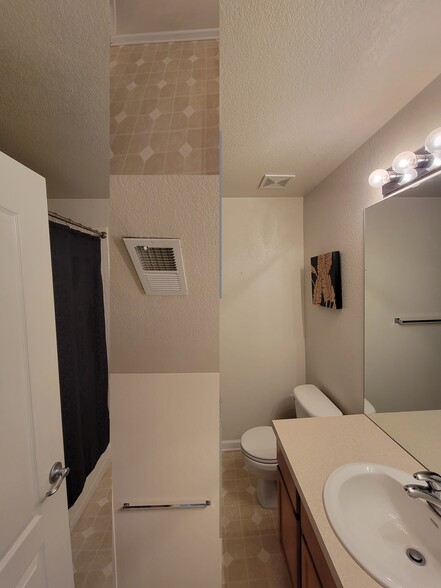 Building Photo - 4755 Hahns Peak Dr