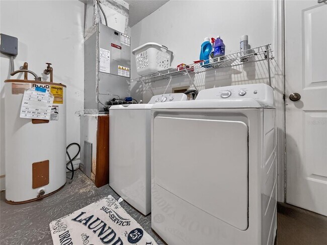 Building Photo - 1222 Santos Pl
