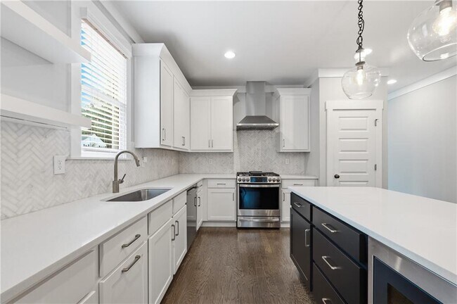 Building Photo - 254 Lamon Ave SE