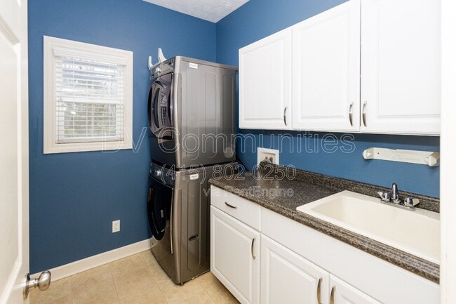Building Photo - 8240 Talbot Cir