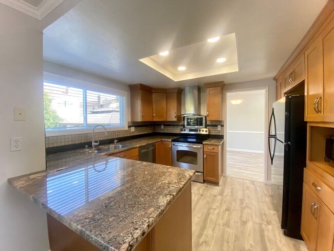 Building Photo - Elegant Fremont Weibel Home with Fruit-Fil...