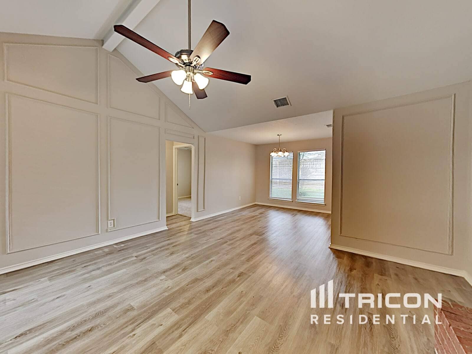 Building Photo - 335 Pin Oak Ln