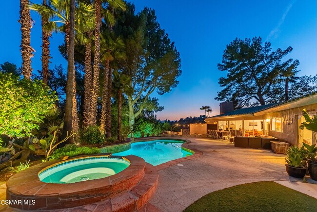 Building Photo - 6110 Colodny Dr