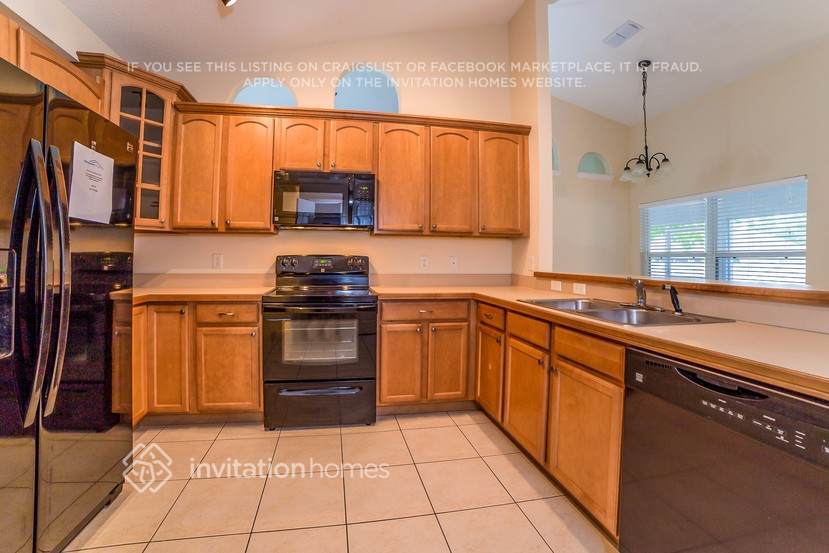 Building Photo - 3051 Brighton Rd